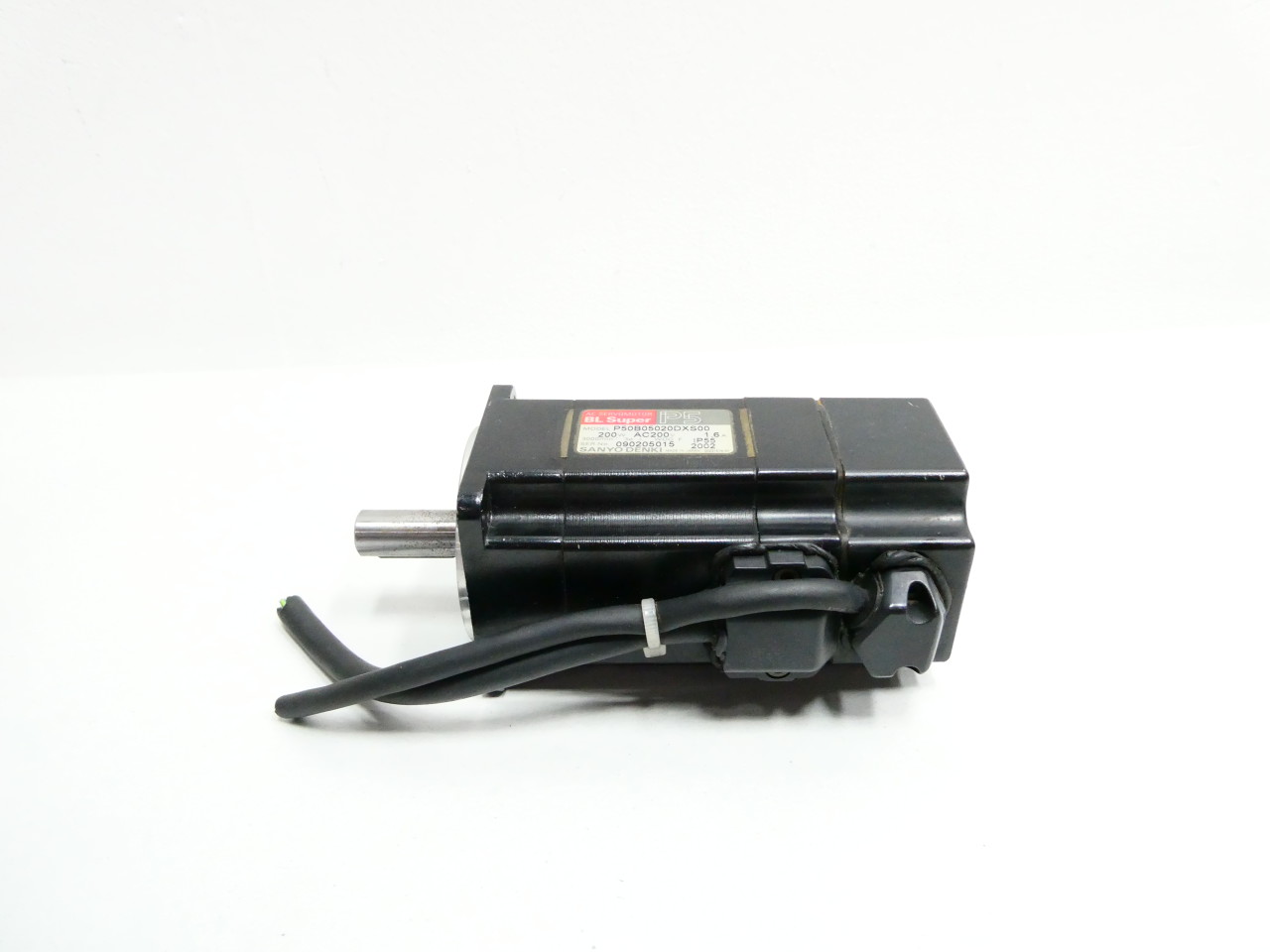 SANYO DENKI P50B05020DXS00 200W 3000RPM 11MM 200V-AC SERVO MOTOR