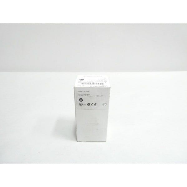Allen Bradley BOTÓN DE PRESIÓN VERDE ILUMINADO DE 120V-CA - 800T-16JR91KB7AX