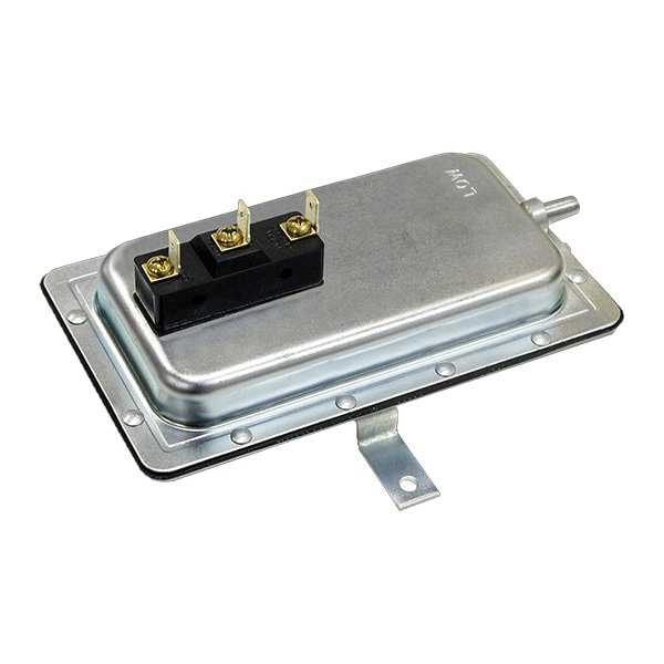 Interruptor de sensado de presión de aire de punto fijo SPDT de Cleveland Controls con conector en forma de barbed .05 W.C. 28347 - DFS-221-112