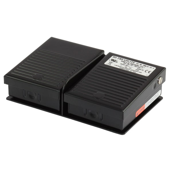 Interruptor de pedal Linemaster Hi-Treadlite Twin Spdt Momentary de 20 amperios - TWIN HT-52-S