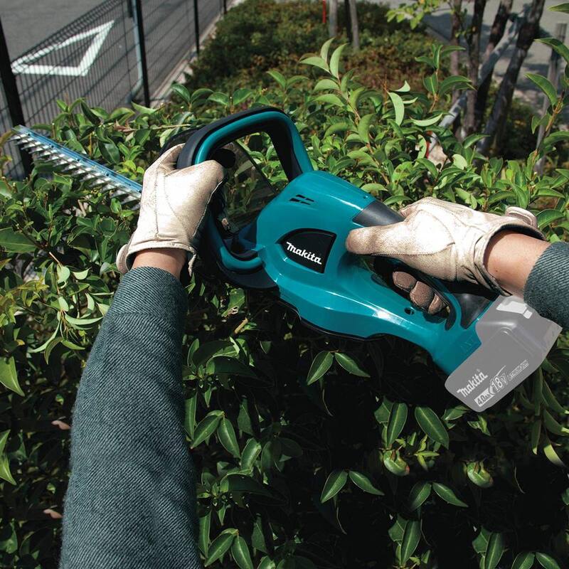 Makita LXT 18V X2 (36V) Lithium-Ion Brushless Cordless Leaf Blower Kit (5.0Ah) with LXT Cordless 22 in. Hedge Trimmer - XBU02PT-XHU02Z