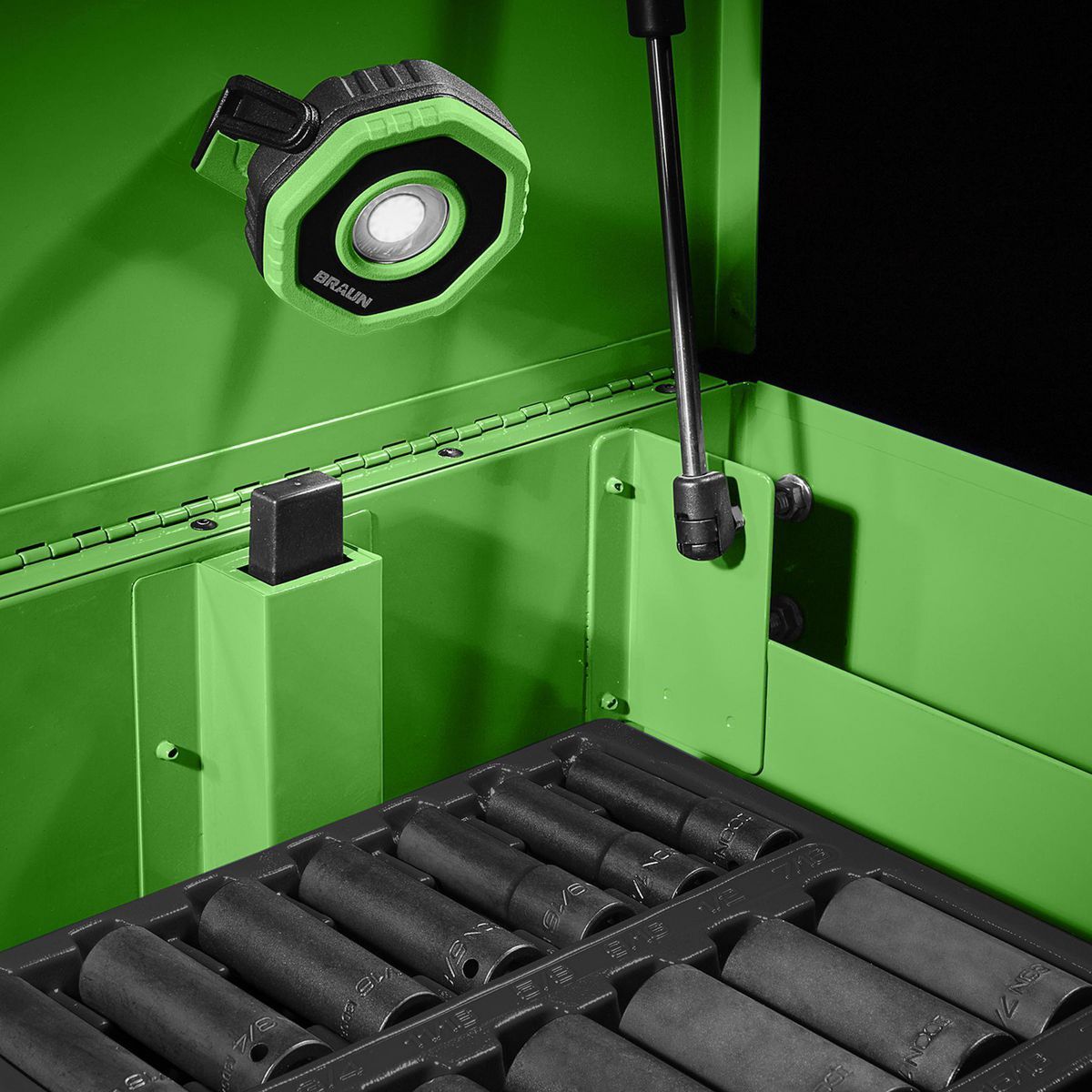 Foco de inundación LED magnético ultra compacto recargable Braun de 750 lúmenes, verde - 59226.