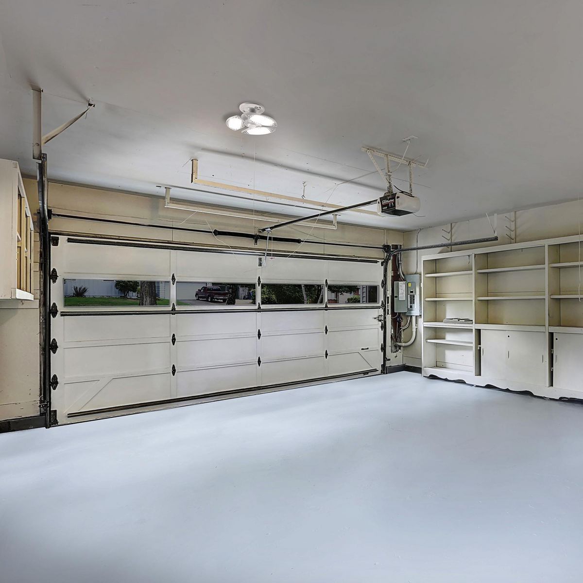 Luz de taller/garage LED Braun de 8000 lúmenes con cabeza ajustable y tornillo - 57640