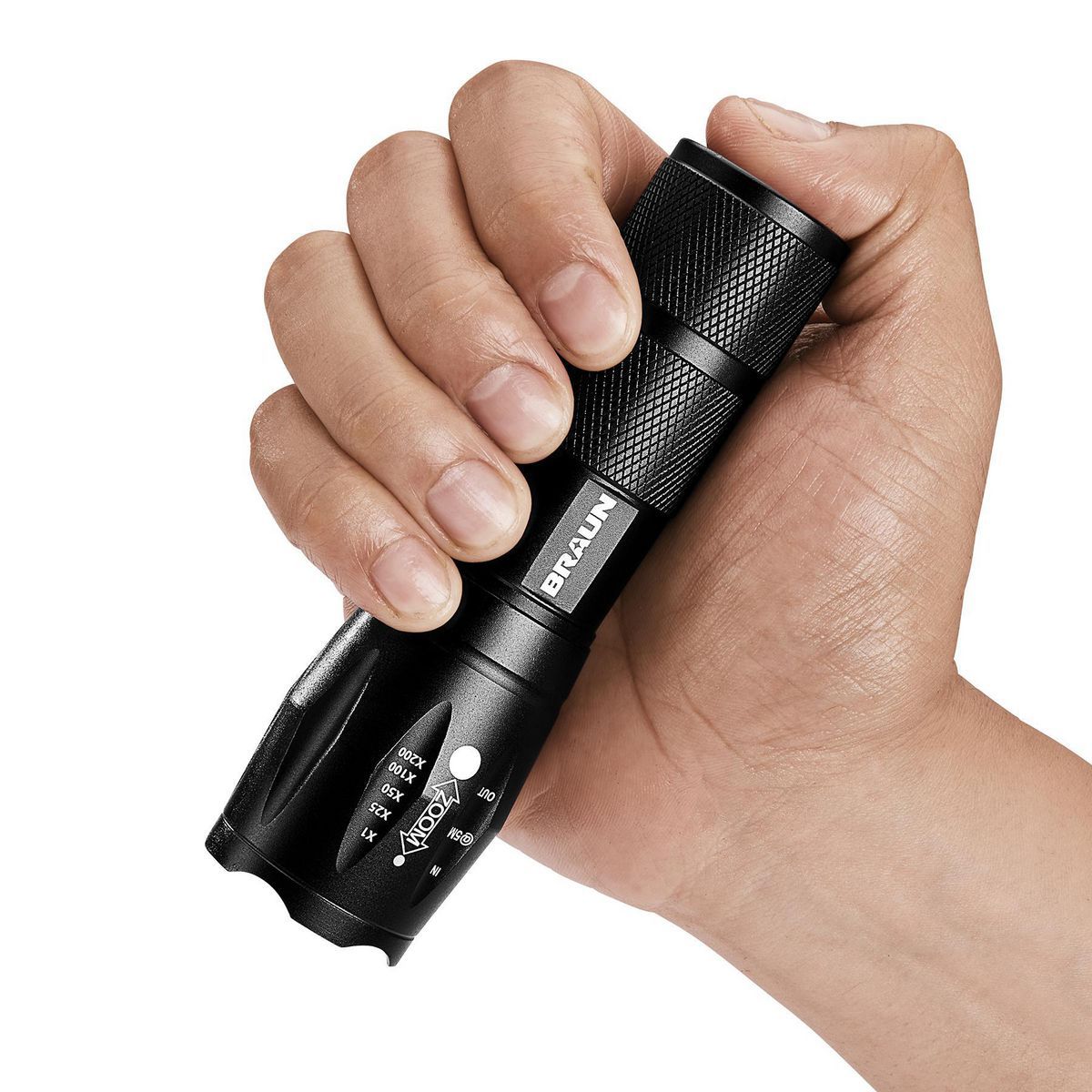 Linterna táctica LED Braun de 590 lúmenes, color negro - 59362