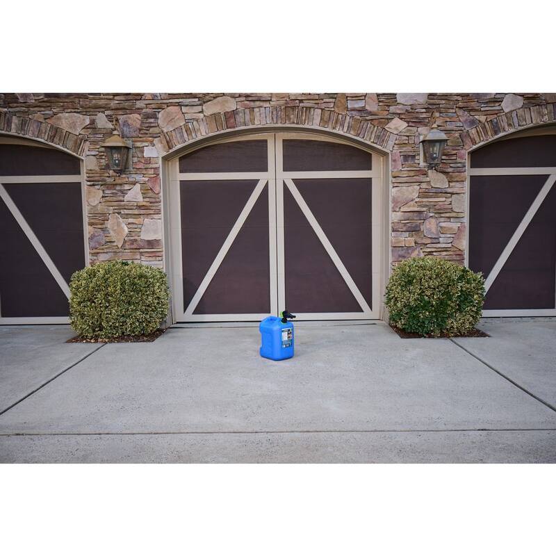Scepter 5 Gal. SmartControl Kerosene Can with Rear Handle Blue Fuel Container - FSCK571