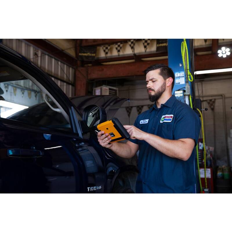GEARWRENCH 7 in. OBD2 Wireless Bi-Directional Diagnostic Scanner Tablet with Storage Case and 3-Years Free Software Updates - GWSMART07