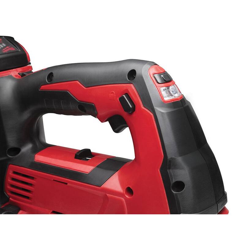 Milwaukee M18 18V Lithium-Ion Cordless Grease Gun 2-Speed with (1) 1.5Ah Batteries, Charger, Tool Bag - 2646-21CT