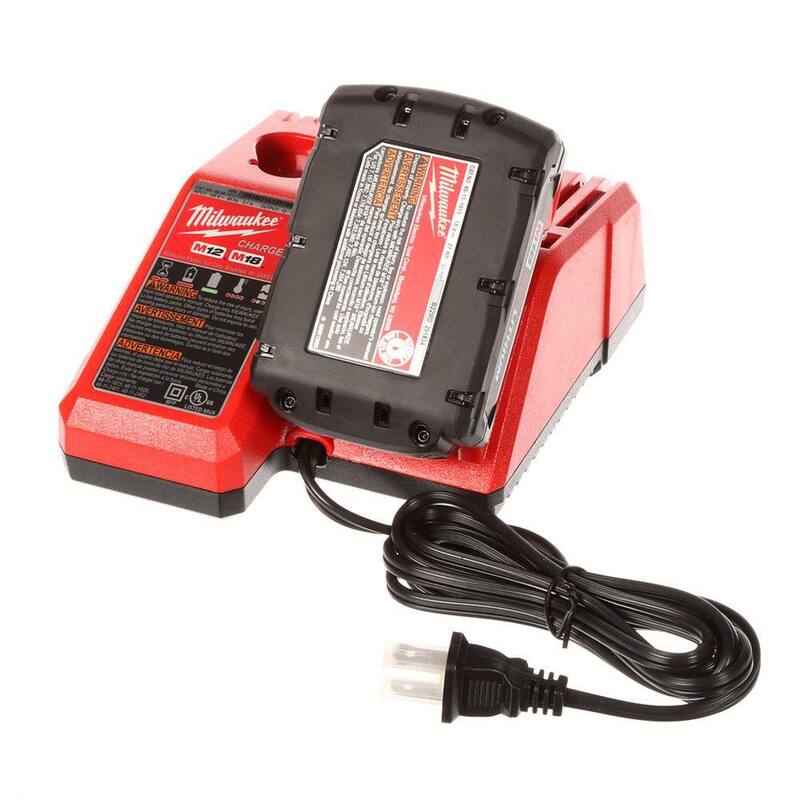 Milwaukee M18 18V Lithium-Ion Cordless Grease Gun 2-Speed with (1) 1.5Ah Batteries, Charger, Tool Bag - 2646-21CT