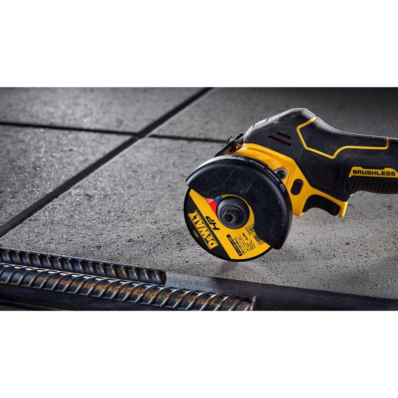 DEWALT 20V MAX Cordless 10,000 PSI Variable Speed Grease Gun and 3 in. Cut-Off Tool with (1) 20V 4.0Ah Battery, and Charger - DCGG571M1WS438B