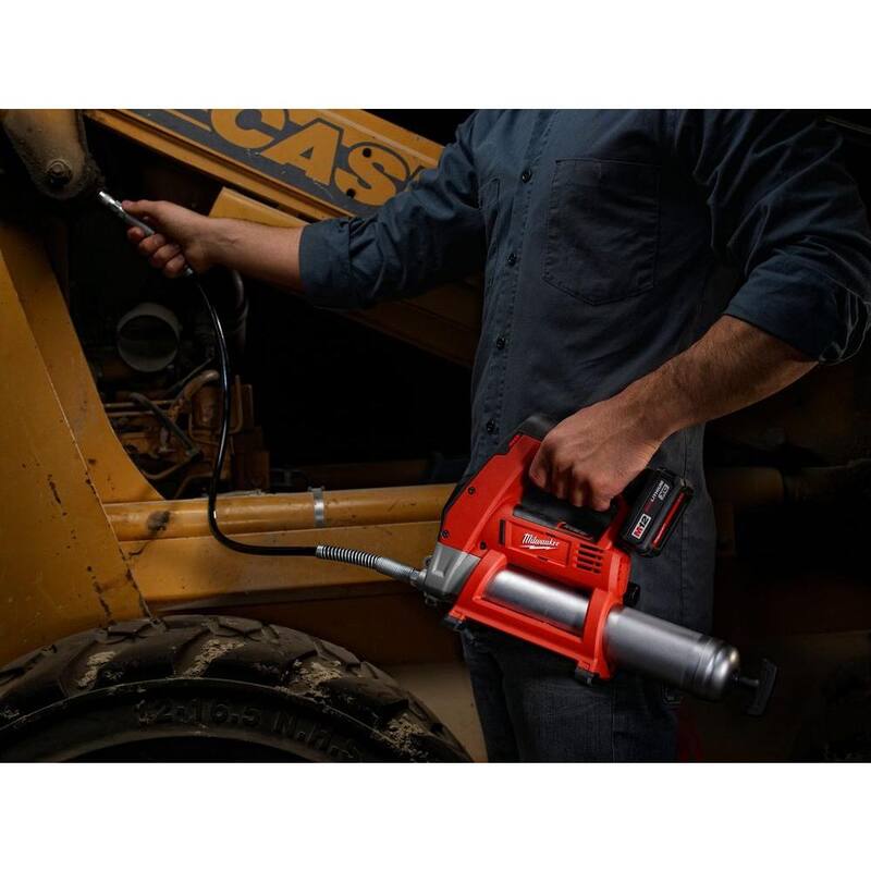 Milwaukee M12 12V Lithium-Ion Cordless Grease Gun Kit with One 3.0 Ah Battery, Charger and Tool Bag - 2446-21XC