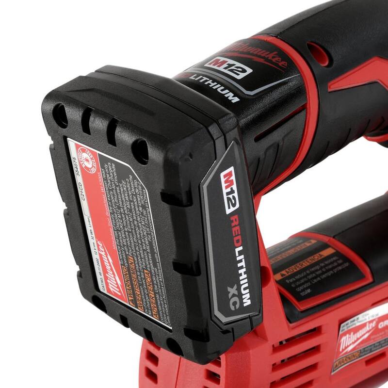 Milwaukee M12 12V Lithium-Ion Cordless Grease Gun Kit with One 3.0 Ah Battery, Charger and Tool Bag - 2446-21XC