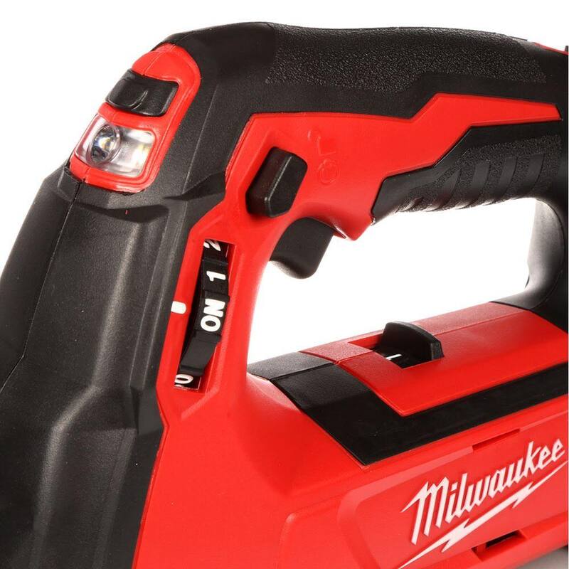Milwaukee M18 18V Lithium-Ion Cordless Grease Gun 2-Speed with (2) 1.5Ah Batteries, Charger, Tool Bag - 2646-22CT