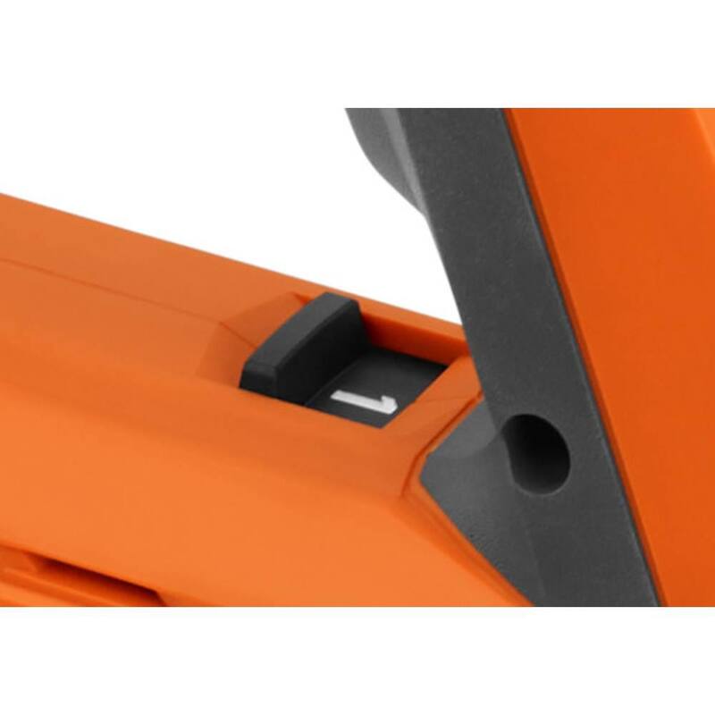 RIDGID 18V Cordless Grease Gun Kit with (1) 2.0 Ah Battery and Charger - R860445KN