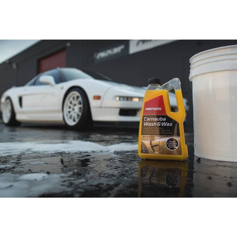 MOTHERS 64 oz. California Gold Carnauba Car Wash and Wax Liquid (6-Pack) - 605674