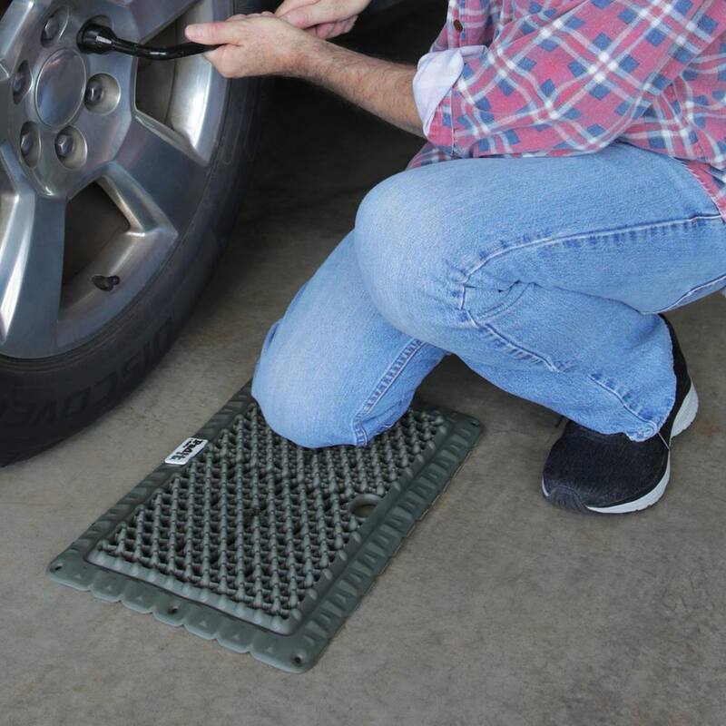 GelPro Pad-It Green 11 in. x 18 in. Lightweight Stadium Seat/Kneeling Pad - 118-00-1118-3