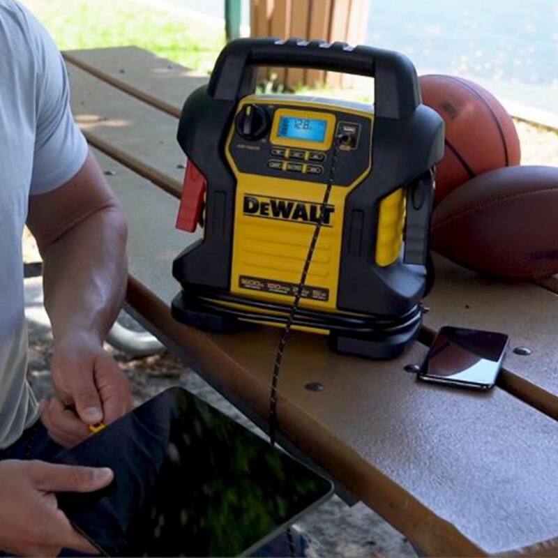 DEWALT 1600 Peak Amp Jump Starter with Digital Compressor and USB Power Bank - DXAEJ14