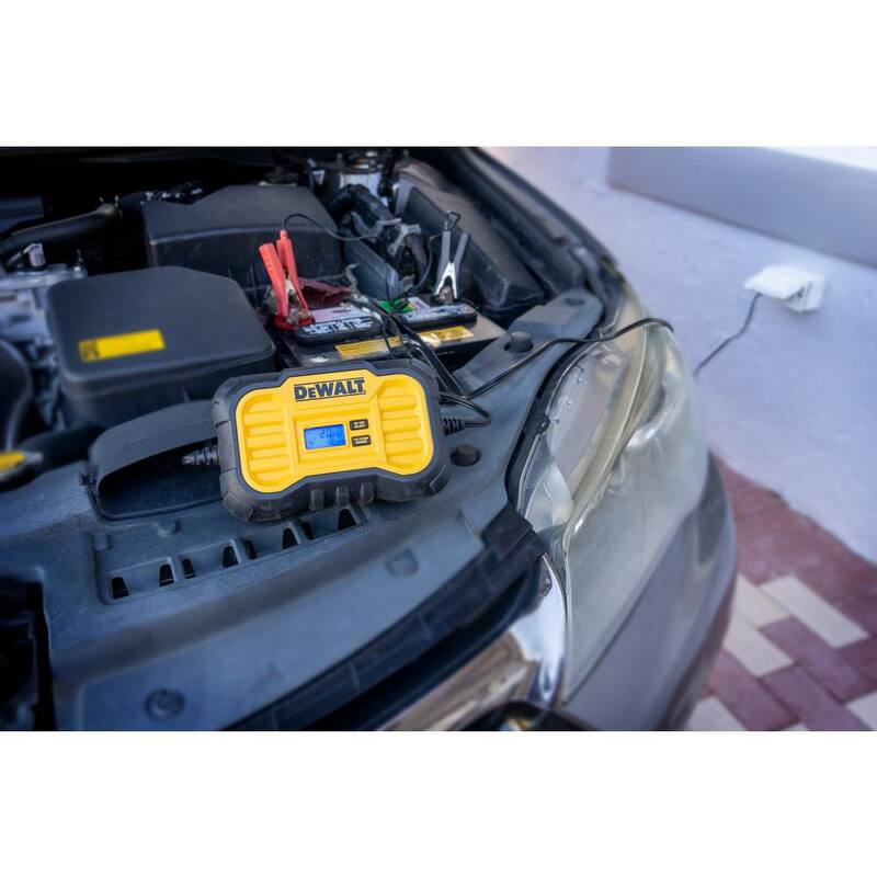 DEWALT Professional 10 Amp Battery Charger, Battery Maintainer, Battery Trickle Charger - DXAEC10