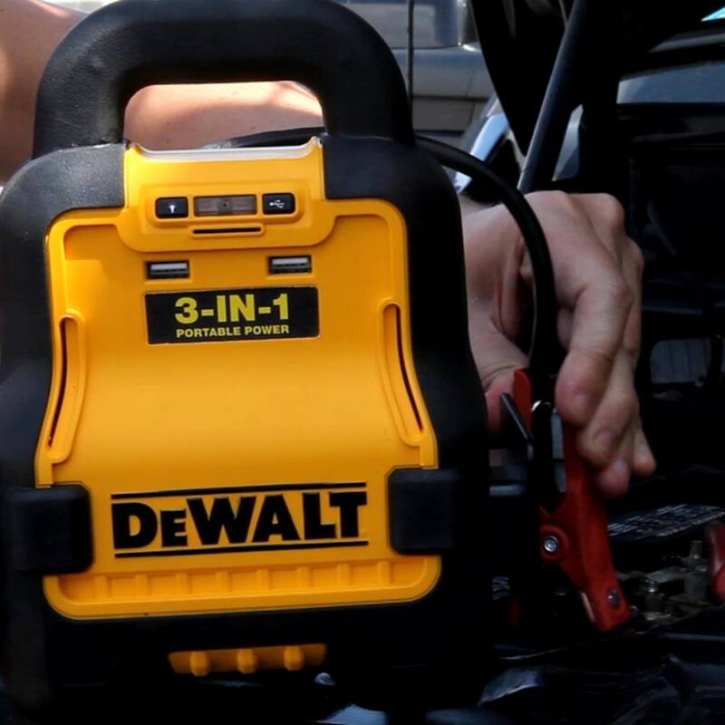 DEWALT Battery Booster Combo Pack Compatible With 20V XR 5 AH Lithium-Ion Battery, includes 5AH Battery and Charger - DXAE20VBBK