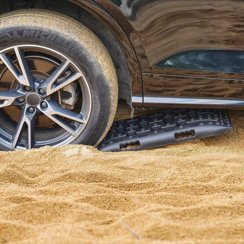 VEVOR 10 TON Traction Boards with PP Material, Recovery Boards for Off-road Vehicles/Cars/Pickups/SUVs/RVs, Pair Tire Mats - QCTKBZBS2JZDELTQAV0
