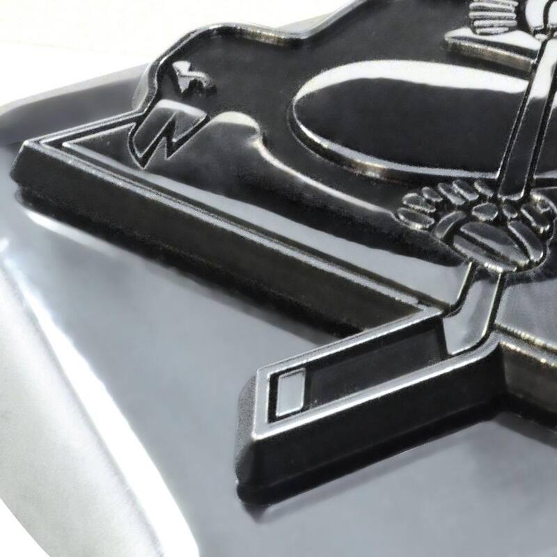 FANMATS NFL - Dallas Cowboys 3D Chrome Emblem on Type III Chromed Metal Hitch Cover - 20872