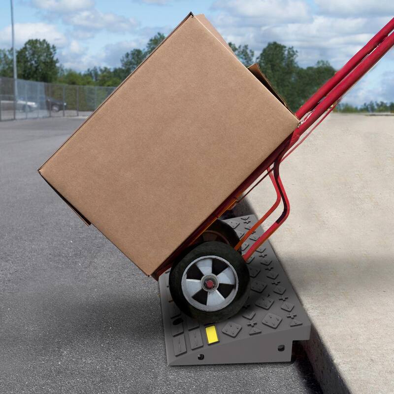 Stalwart 4-Ton Capacity Curb Ramps (Set of 2) - HW6000030