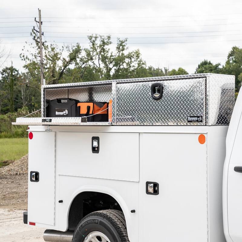 Buyers Products 18 in. x 16 in. x 88 in. Diamond Tread Aluminum Topsider Truck Box - 1701564