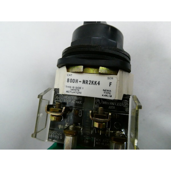 Interruptor selector de 4 posiciones Allen Bradley - 800H-NR2KK4AAXXZ3