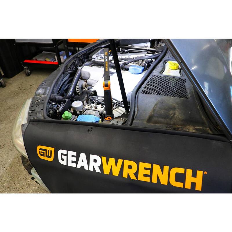 GEARWRENCH Vinyl 34 in. x 15 in. Magnetic Fender Cover - 86991
