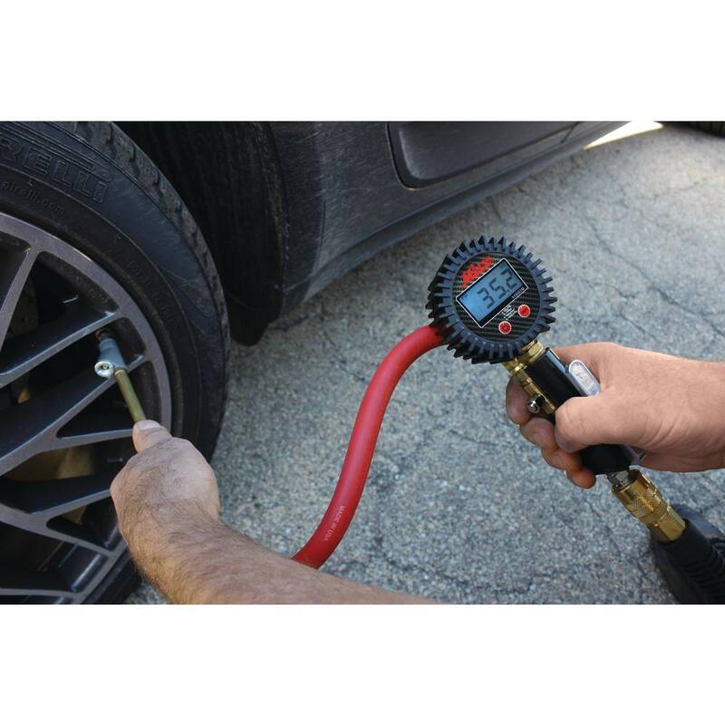Milton Industries, Inc. Milton Dual Head Air Chuck Compact Digital Tire Inflator and Pressure Gauge 15 in. Rubber Air Hose (255 PSI) 1/4 in. NPT - S-530