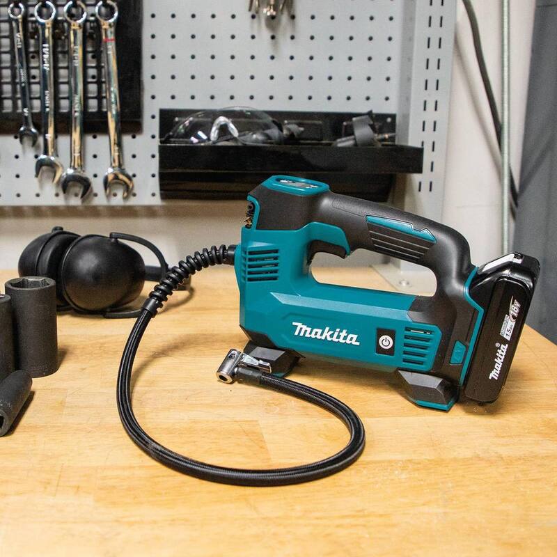 Makita 18V LXT Lithium-Ion Cordless Electric Portable Inflator Kit (1.5Ah) - DMP180SYX