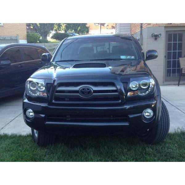 Spyder Auto Toyota Tacoma 05-11 Projector Headlights - LED Halo - LED ( Replaceable LEDs ) - Black - 5011916