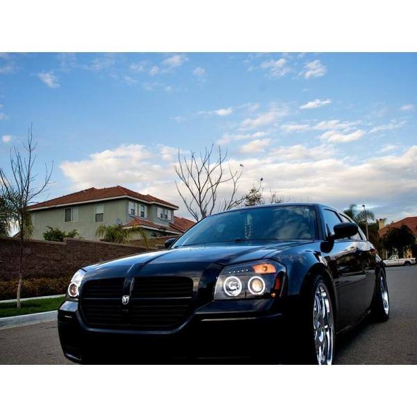 Spyder Auto Dodge Magnum 05-07 Projector Headlights - CCFL Halo - LED ( Replaceable LEDs ) - Black - 5009852