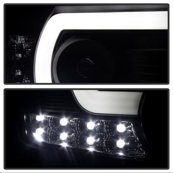 Spyder Auto GMC Sierra 1500/2500HD/3500HD 14-15 (compatible on models w/factory LED ) Projector Headlights - Light Bar DRL - Black - 5080851