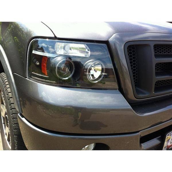 Spyder Auto Ford F150 04-08 Projector Headlights - Version 2 - LED Halo - LED ( Replaceable LEDs ) - Black - 5010209