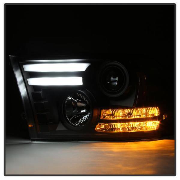Spyder Auto Dodge Ram 1500 09-16 / Ram 2500/3500 10-16 Projector Headlights - Halogen Model Only - Light Bar DRL - Black - 5081001