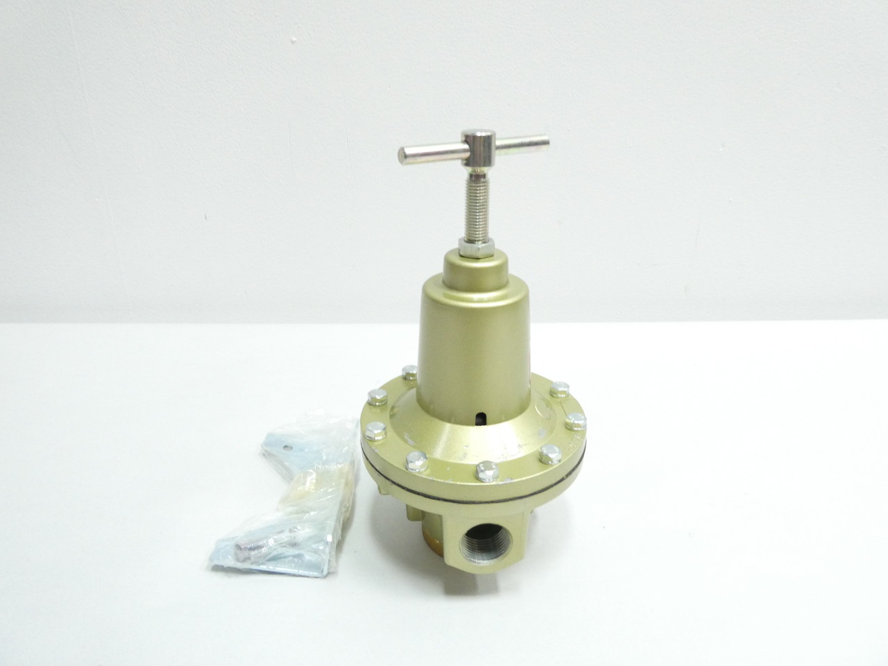 AZBIL NSV-206B RELIEF VALVE 3/4IN NPT PRESSURE REDUCING REGULATOR VALVE