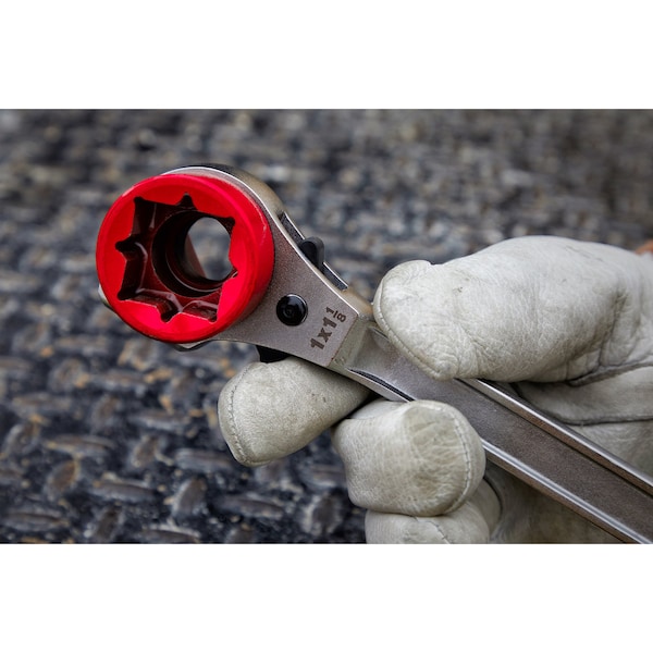 Milwaukee Tool Lineman's High Leverage Ratcheting Wrench with Milled Strike Face - 48-22-9213M