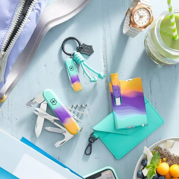 Swiss Army Brands 2024N Victorinox Swiss Card Classic, Live To Explore, Sydney Style - VIC-0.7100.E222