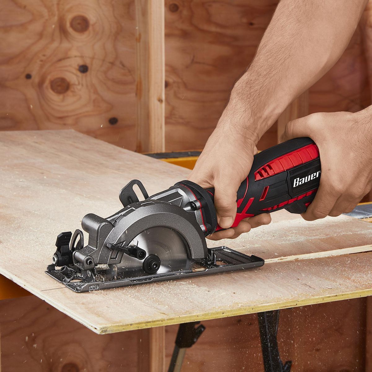Bauer Sierra Circular Compacta de 5.8 Amperes y 4-1/2 pulgadas - 56164