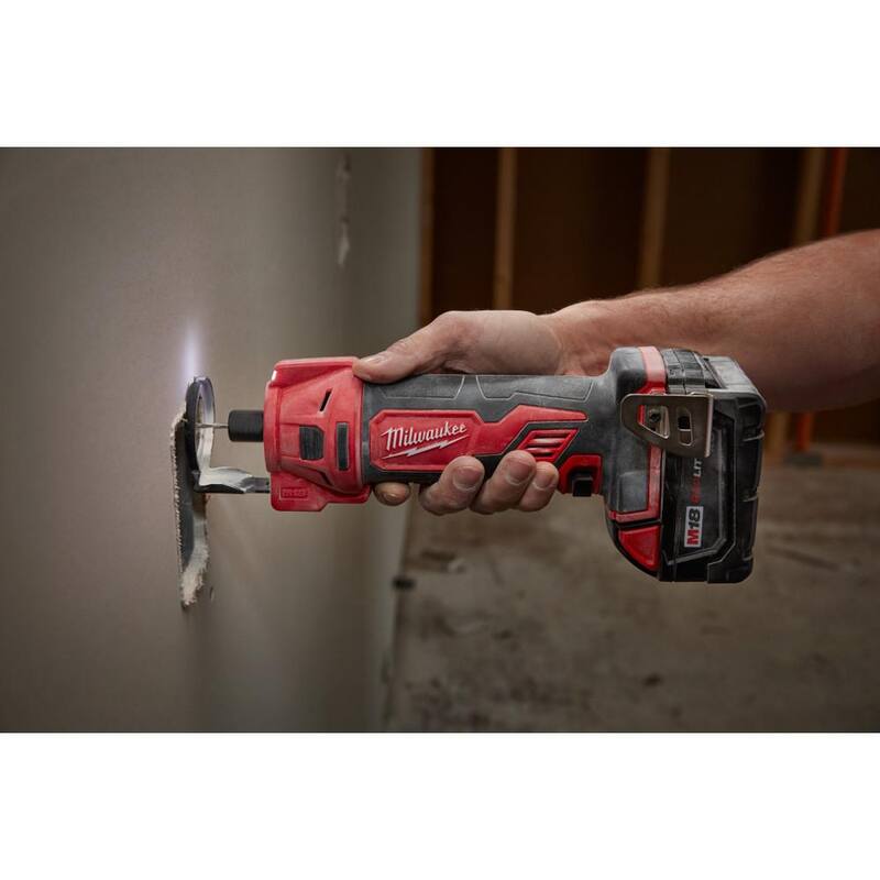 Milwaukee M18 FUEL 18V Lithium-Ion Brushless Cordless Drywall Screw Gun XC Kit con Herramienta Cortadora M18 - 2866-22-2627-20

Milwaukee M18 FUEL 18V, pistola para tornillos inalámbrica y sin escobillas para paneles de yeso con kit XC con herramienta M18 para recortar - 2866-22-2627-20.