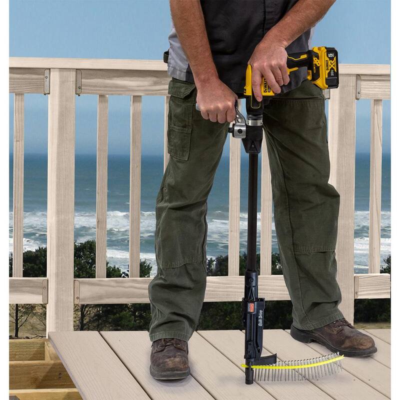 Sistema de Decking inalámbrico Simpson Strong-Tie Quik Drive PRO300SG2 con motor DEWALT de 2000 RPM (Herramienta solamente) - PRO300SG2DCXB2K