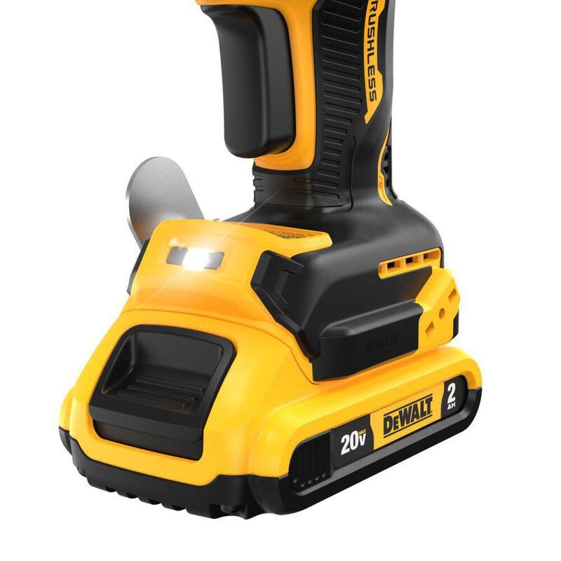Kit de atornillador inalámbrico sin escobillas DEWALT 20V MAX con (2) baterías de 2.0Ah, cargador y bolsa para herramientas - DCF630D2