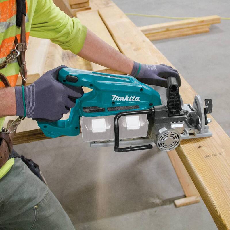 Sierra circular inalámbrica Makita 18V X2 LXT de iones de litio (36V) sin escobillas con mango trasero de 7-1/4 pulgadas (herramienta solamente) - XSR01Z.
