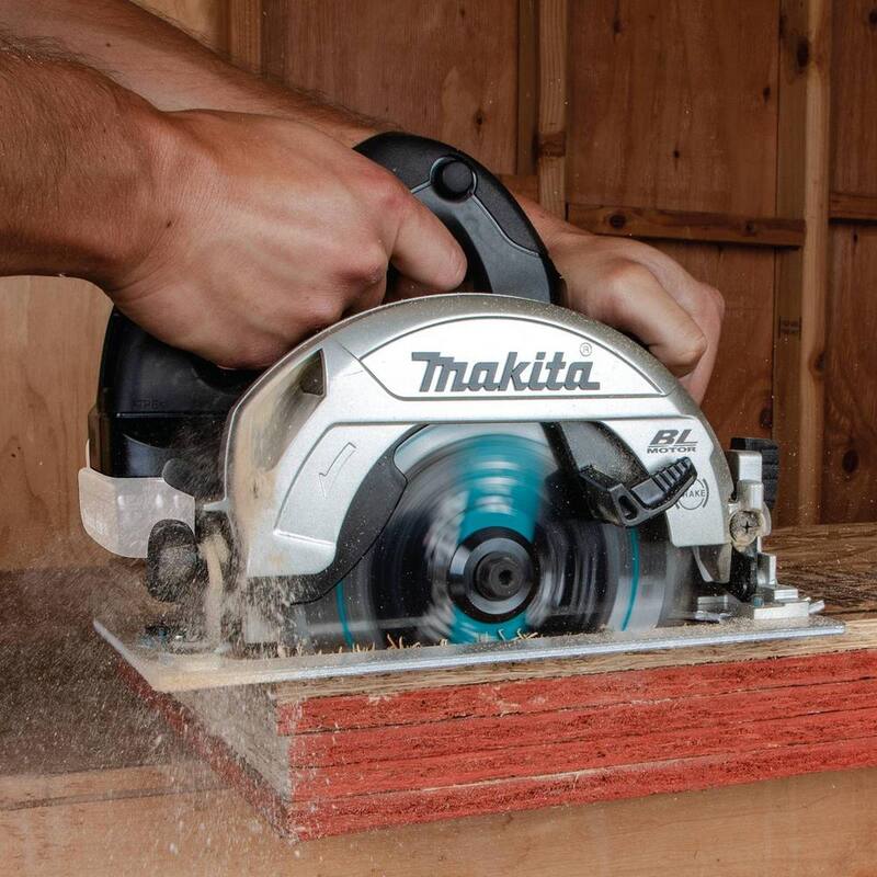 Sierra circular inalámbrica Makita 18V 6-1/2 in. LXT Sub-Compact de iones de litio sin escobillas (Herramienta solamente) - XSH04ZB