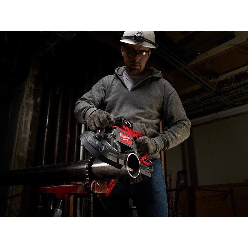Sierra de cinta sin escobillas Milwaukee M18 FUEL de 18 voltios con batería de iones de litio de corte profundo inalámbrica con SALIDA ALTA de 8.0 Ah - 2729-20-48-11-1880