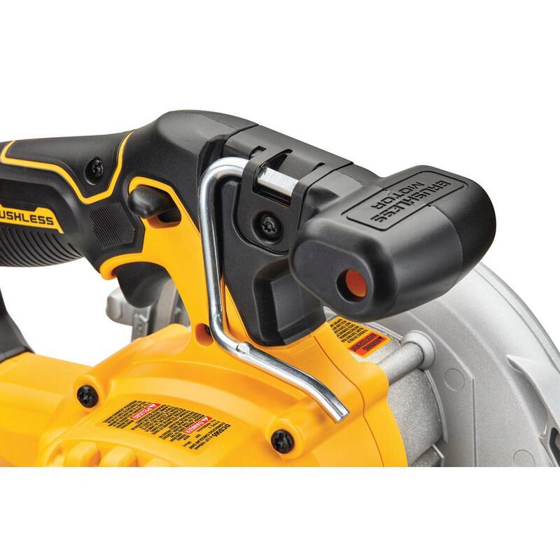 Sierra circular inalámbrica sin escobillas DEWALT 20V MAX de 6-1/2 pulgadas estilo Sidewinder (solo herramienta) - DCS565B