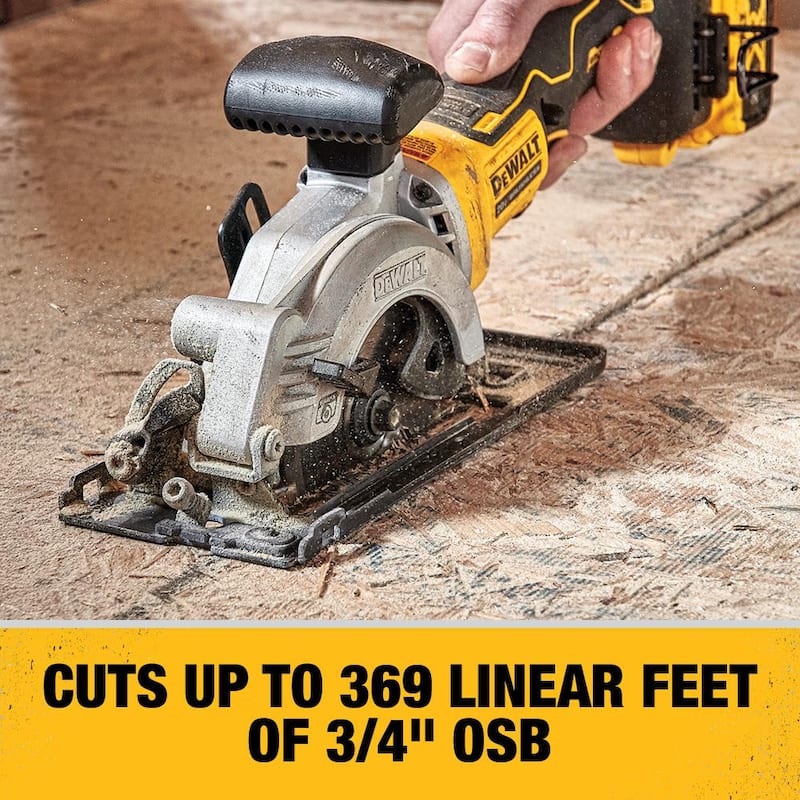 DEWALT ATOMIC 20V MAX Sierra Circular Inalámbrica sin Escobillas de 4-1/2 pulgadas (Herramienta Solamente) - DCS571B