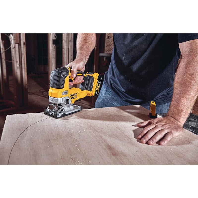 DEWALT 20V MAX XR Sierra de Vaivén Inalámbrica sin Escobillas (Herramienta Únicamente) - DCS334B