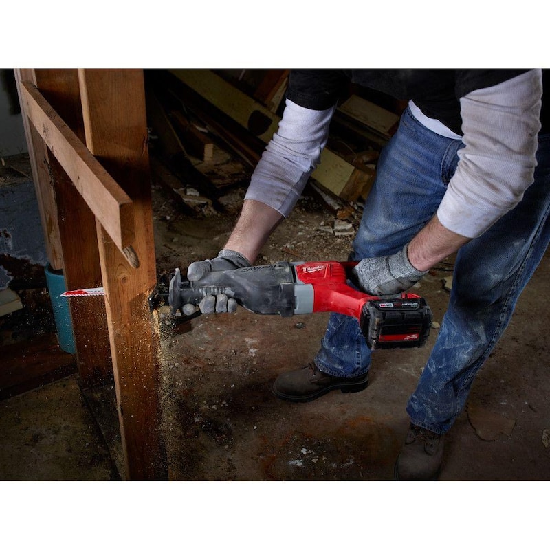 Sierra recíproca inalámbrica Milwaukee M18 18V de ion de litio (Herramienta solamente) - 2621-20.