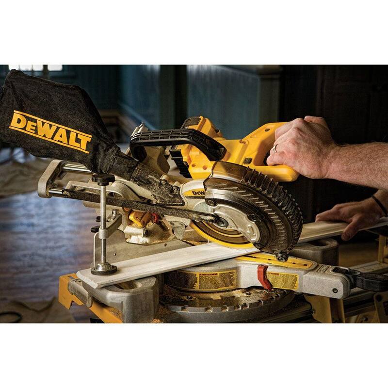Sierra ingleteadora deslizante inalámbrica DEWALT 20V MAX de 7-1/4 pulgadas (solo herramienta) - DCS361B.